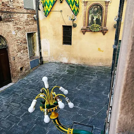 Cozy In The Heart Of Lägenhet Siena