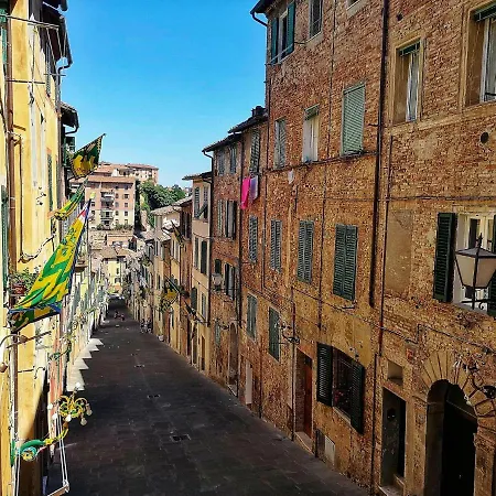 Cozy In The Heart Of Апартаменти Сієна